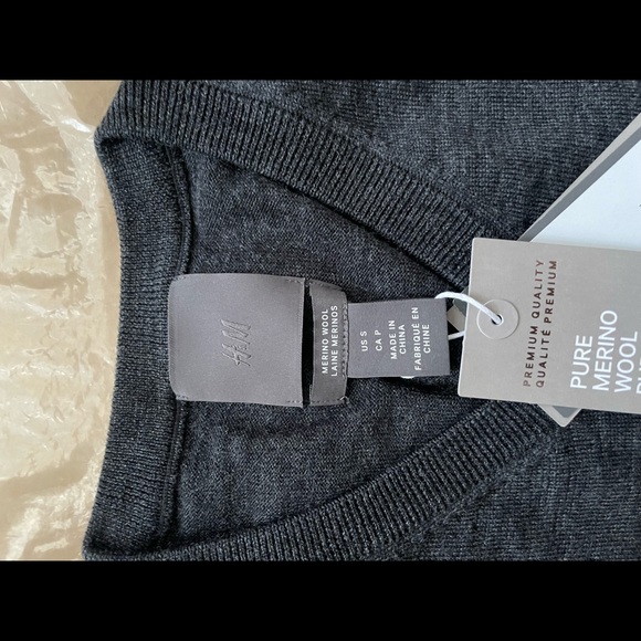 NWT H&M Merino Wool V-Neck Sweater - Picture 6 of 7
